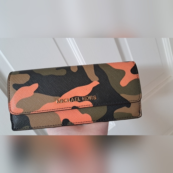 Camo Michael Kors Bag - Picture 3 of 6